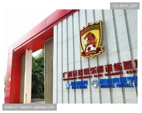 俱乐部青训营开放日吸引家长了解训练与发展路径，青训俱乐部怎么与学校合作